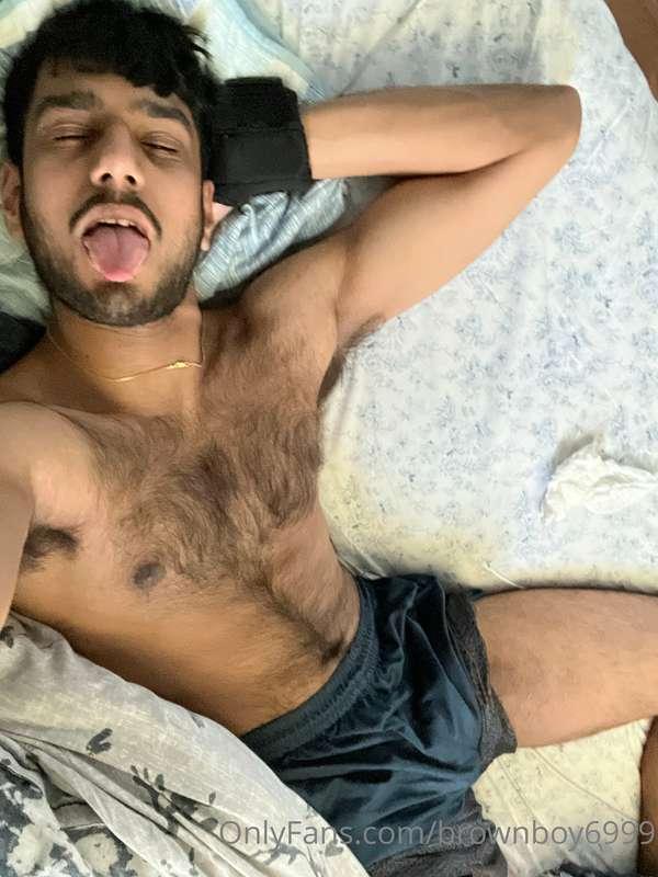 Can some jerk me off me plsss 😫