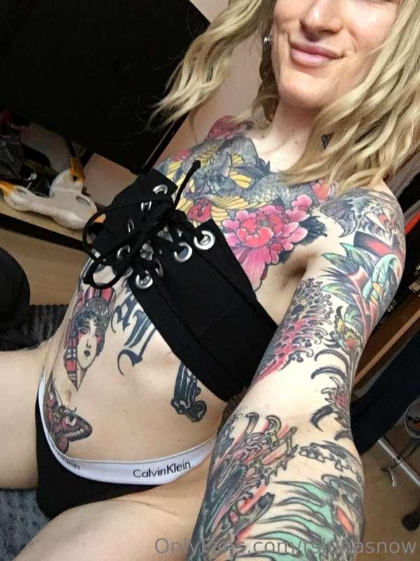 Imagine how I am just in this outfit on the bed waiting for ..