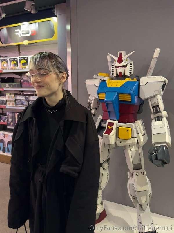 Is he at my back? 😧