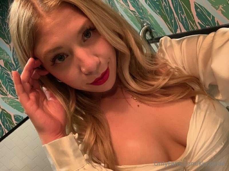 On a date w a fan.. should I fuck him?

Cum watch what happe..