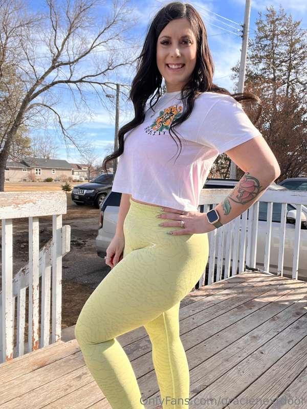 I like to wear clothes sometimes 😊 hi!
