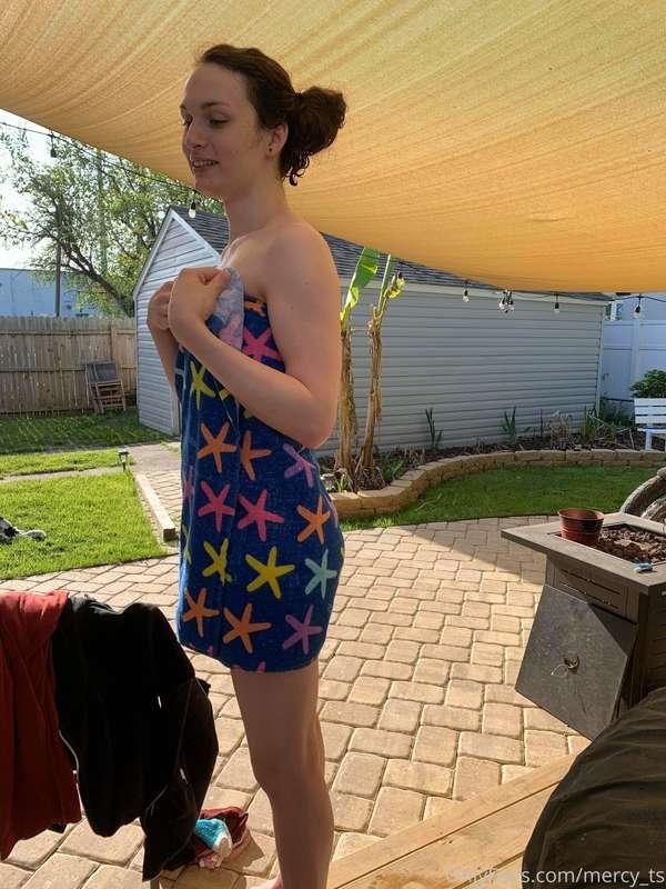 Just got out of the hot tub with mommy 
🥱😍👌🏼🌈