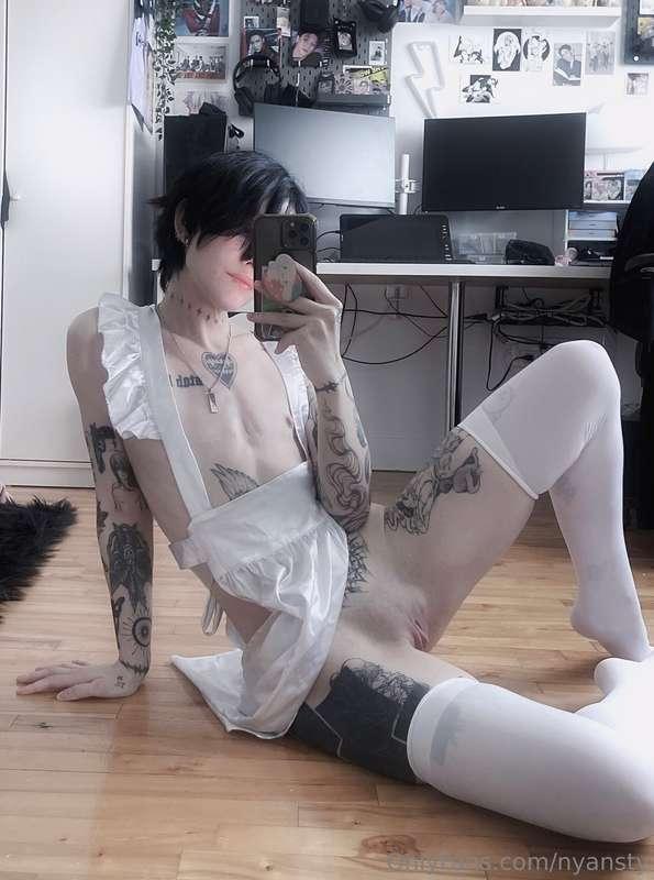 spread open and ready to play 🤭