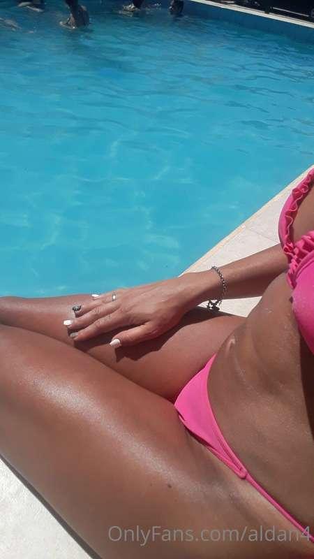 a little pool and sun 🌞💖