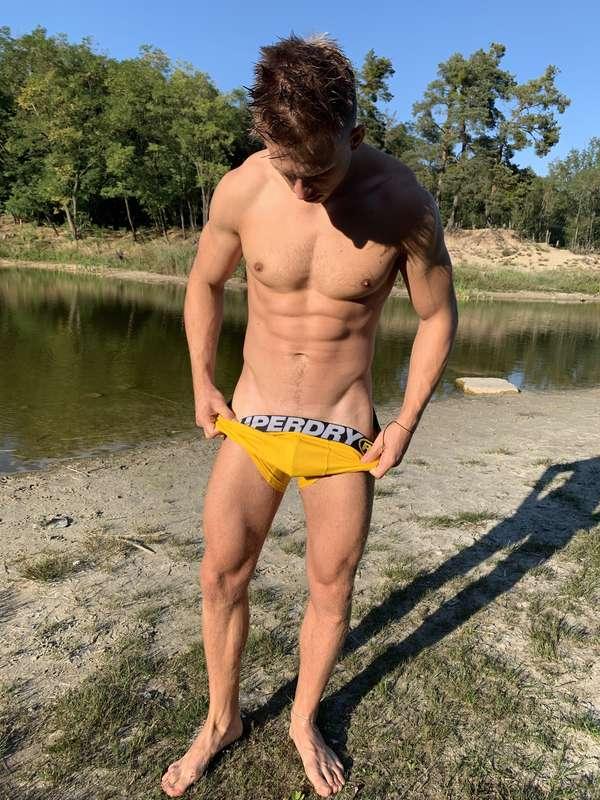 Some strangers was spying on me 🥵 Thank God Iam not shy! 😈😜 ..