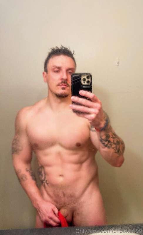 Got inpatient and couldn’t wait for the steam on the mirror ..