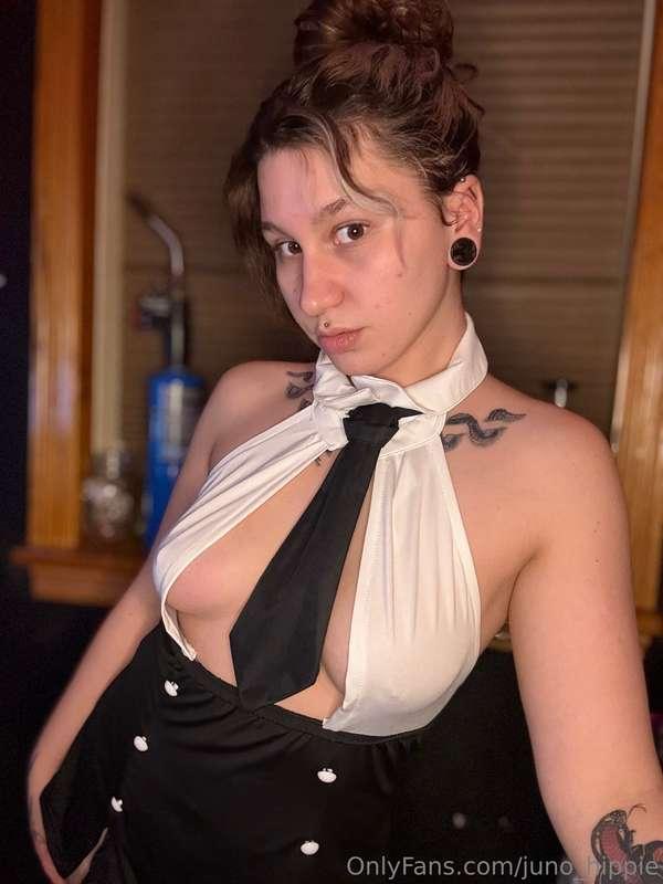 A new slut is in the office😉Stay tuned for more of this offi..