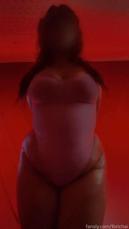 I want this bodysuit in every color now