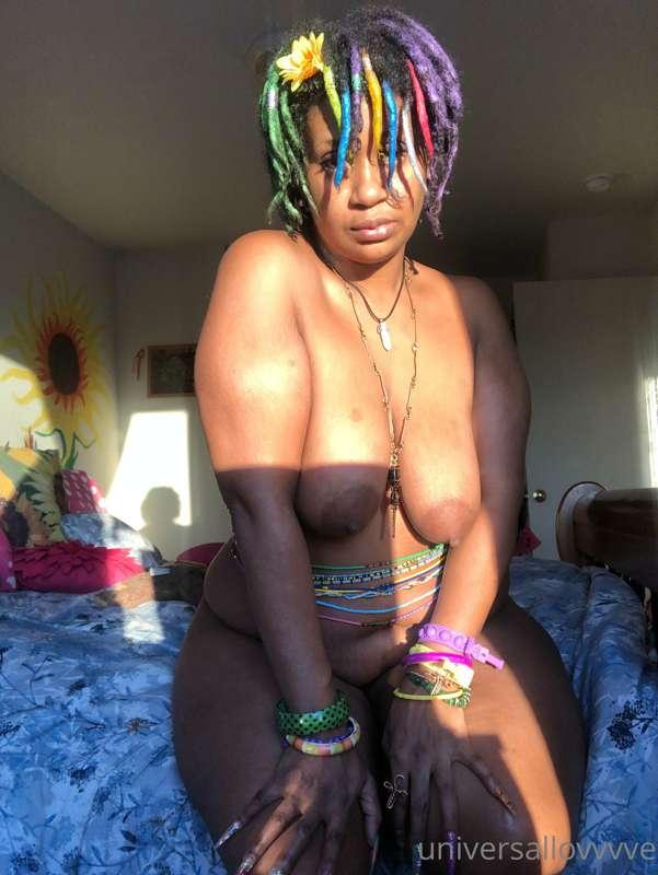 Hello KINGGGGG🌻🦜🦜🌺🌺🎨✊🏾