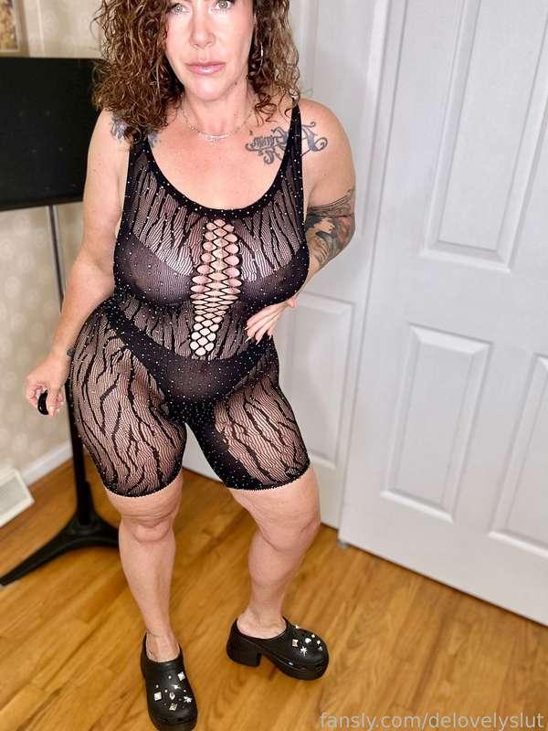 Being a naughty slut for you once again hehe

#curvy #curvywoman #fyp #bbw #bigbooty #ass #mommy #milf #stepmom #fetish #sexy #tatted #brunette #taboo #anal #sex 