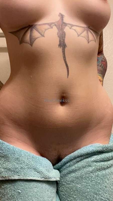 I’m live on Twitch. Cum say hi ❤️
Day 2/30