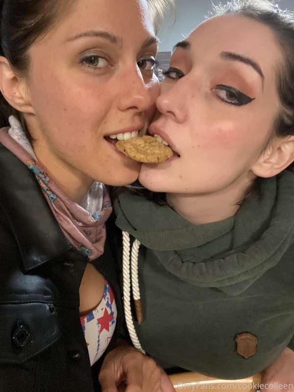 The only girl I’ve shared cookies with 😂 she loves both cook..