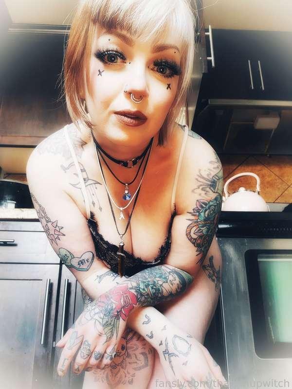 thatpinupwitch image #6