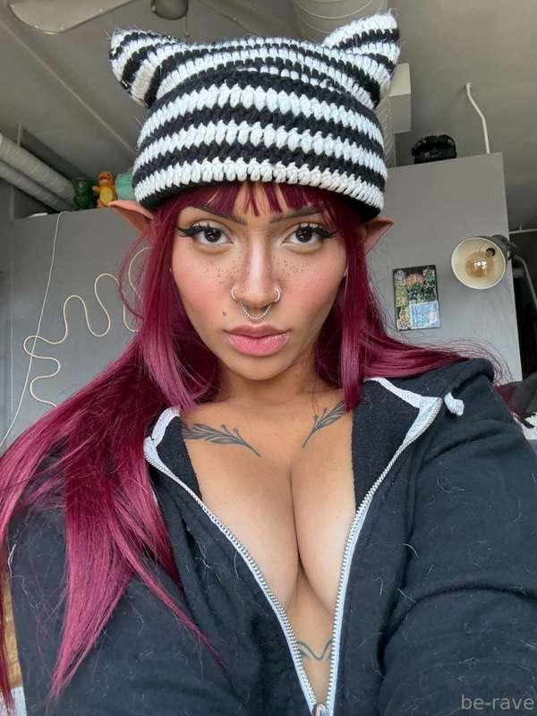 remember i go live in an hour! If you wanna get to know all ..