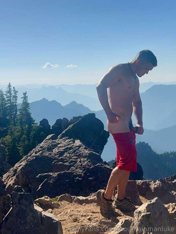 Wish I had a boy to bend over on this summit 😈🍆🏔️