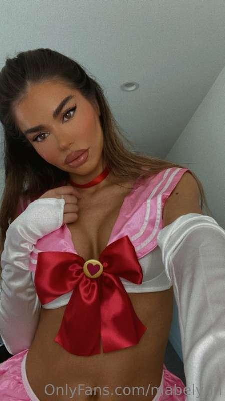 It’s almost Halloween 🎃💕 what do you guys think I should be ..