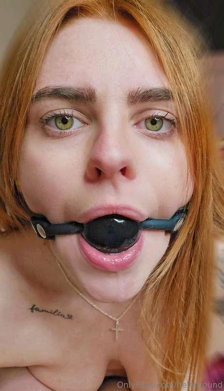 I wanna gag, i wanna ch**e, I want you to touch that little ..