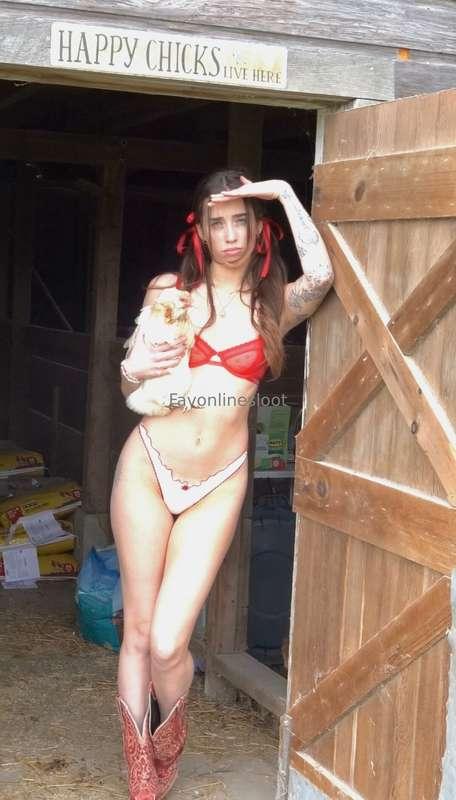it's hot outside so I did my farm chores in this ❤️https://o..