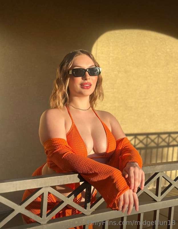 She’s finally filming sextapes scenes but she can’t tell her..