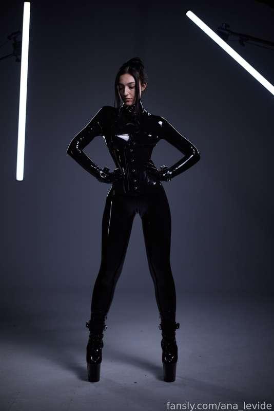 ana_levide image #120