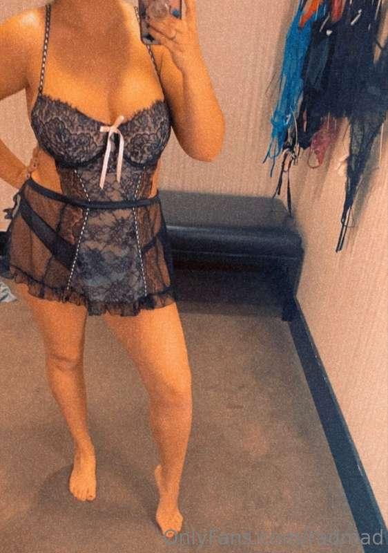 This little ensemble gives me that French maid energy. 🧹🧽🧺