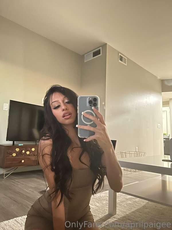 You won’t regret this... DM me with 💋 for a snap session inv..