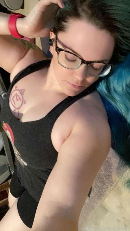 Post is going up a little bit later than I meant but spent most of the day taking Halloween pictures so there will be lots of goodies tomorrow.  Happy Spooky Season! #selfies #workout #exercise #hugetits #naturaltits #hucow #lactation #lactating #Halloween 