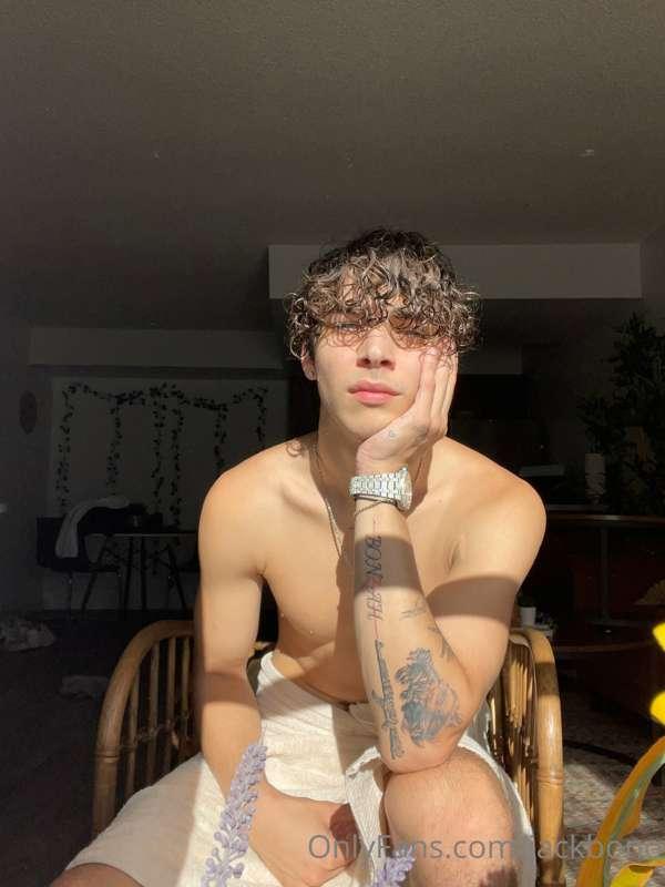 I am waiting for you to unlock what I sent in your inbox 😉