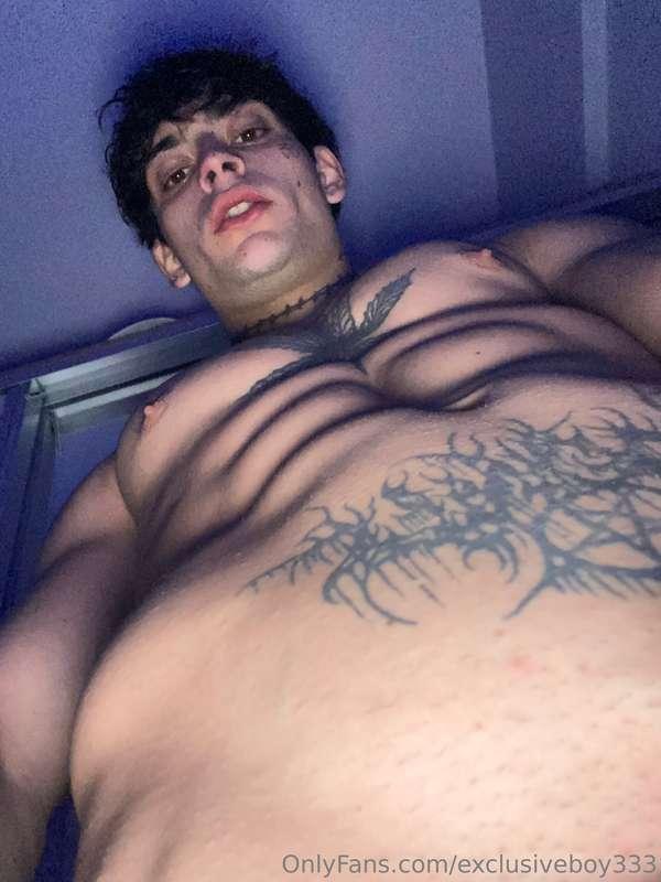 Unas ganas de romper un culito bien duro 🥵🤬  I want to fuck ..