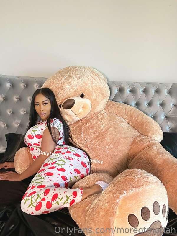 Don't you want to be my teddy bear?🥵🥵