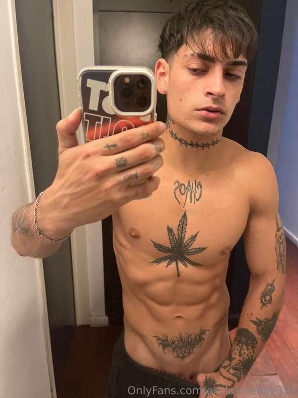 exclusiveboy333 image #0