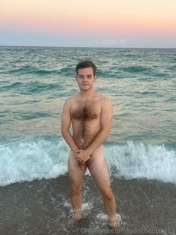 ryantheotter12 image #2