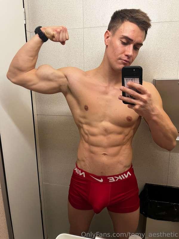 Let’s skip the carols and get straight to the moans… 😘🔥