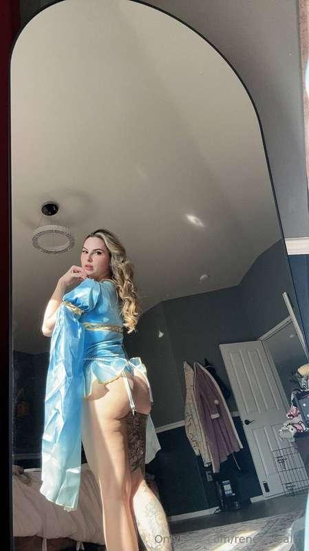 Mirror says I look delicious today… you agree? 💋 Which view ..