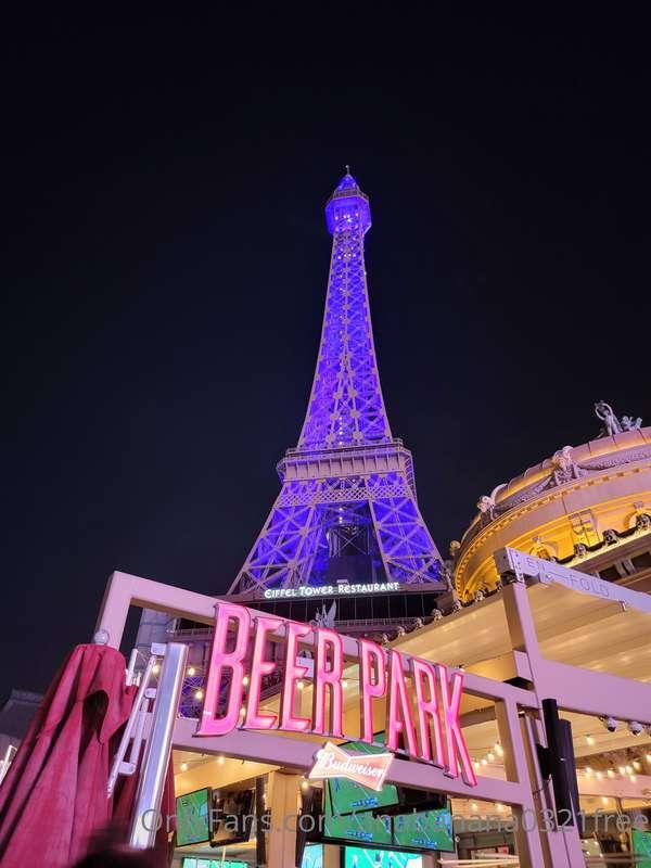 I'm out in Vegas now 💜🤍💜 So far it's been pretty fun!