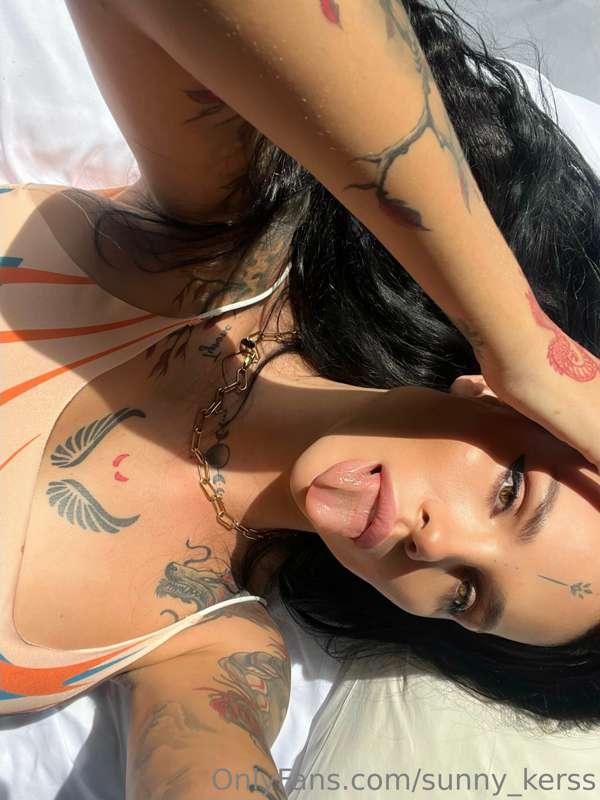 Like my tongue 👅?