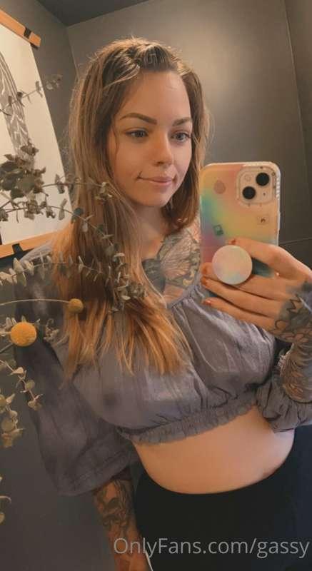 Just dropping by to say hi! Got my eyebrows did feeling deli..