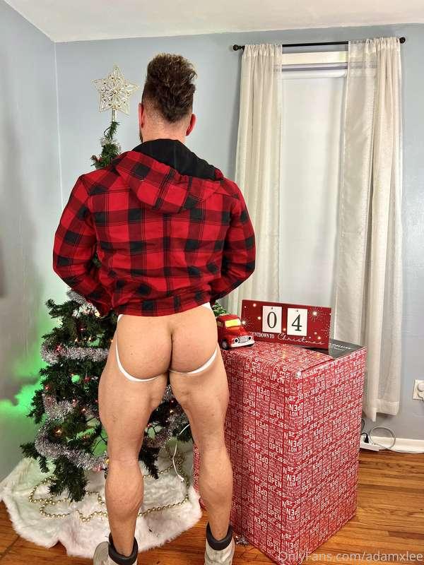 🎶 “On the 4th day of Content Creator Christmas my true love ..