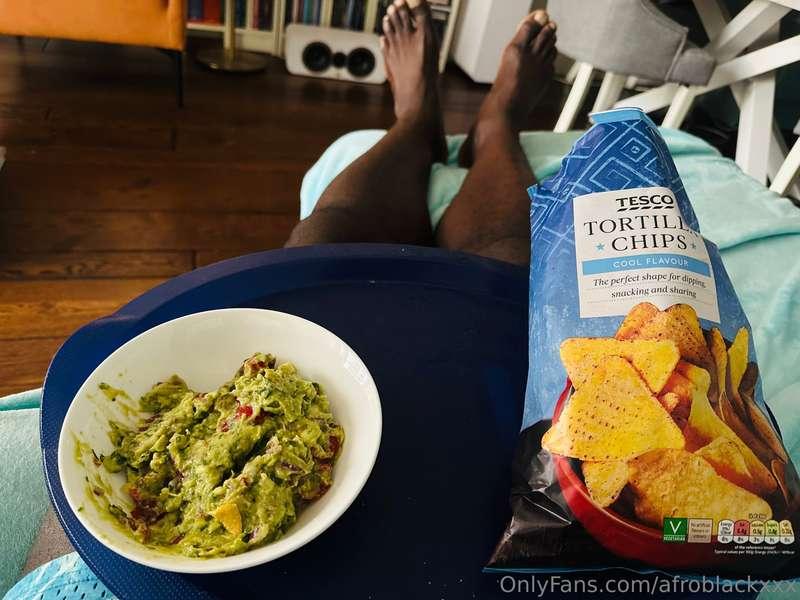 How my Sunday went, home made guacamole to watch the movie. ..