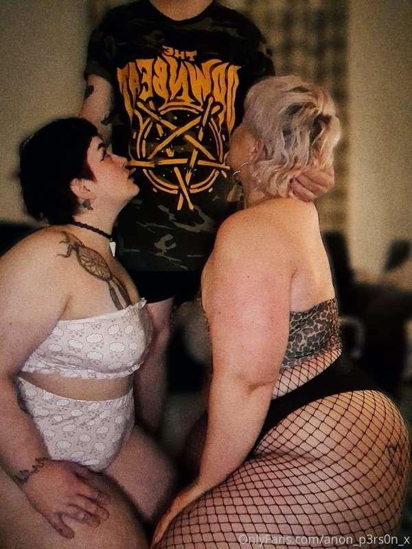 Two babes, 1 cock 🥵 

This is just a teaser!