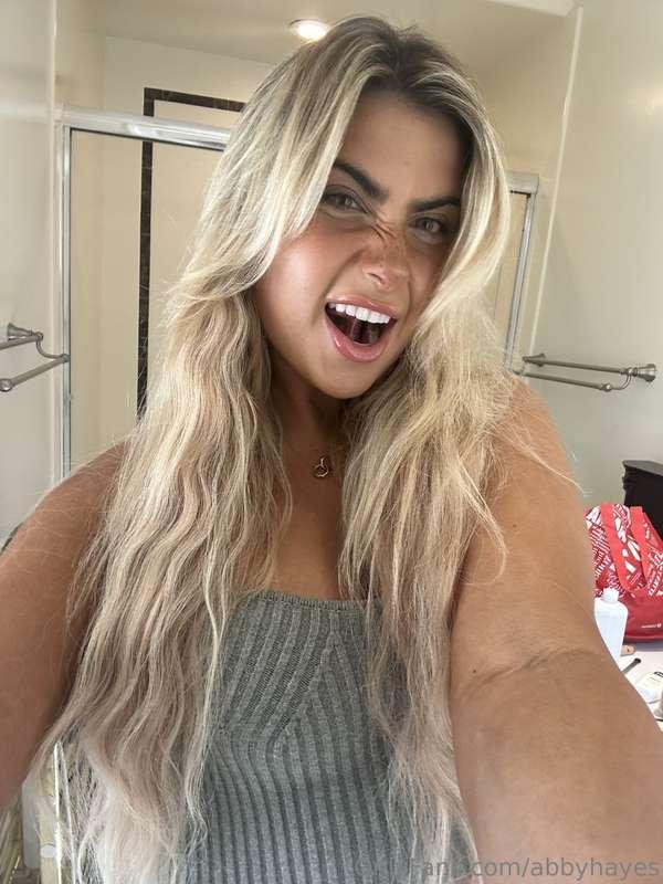 embracing the good vibes today, how’s your mood? ✨