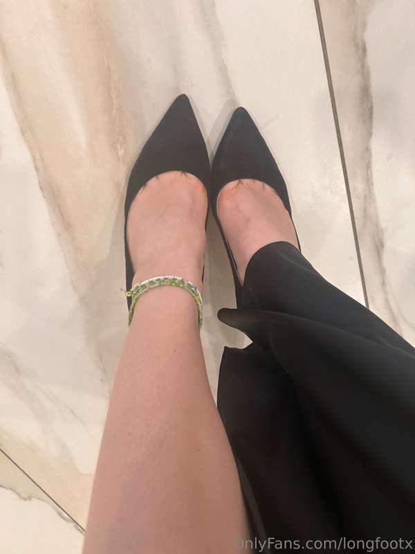 my poor little toes look so squished 😩