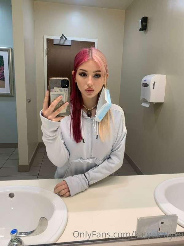 just some selfies cos i look cute today!