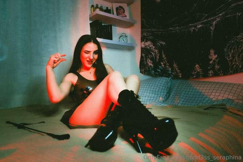 godd3ss_seraphina image #2