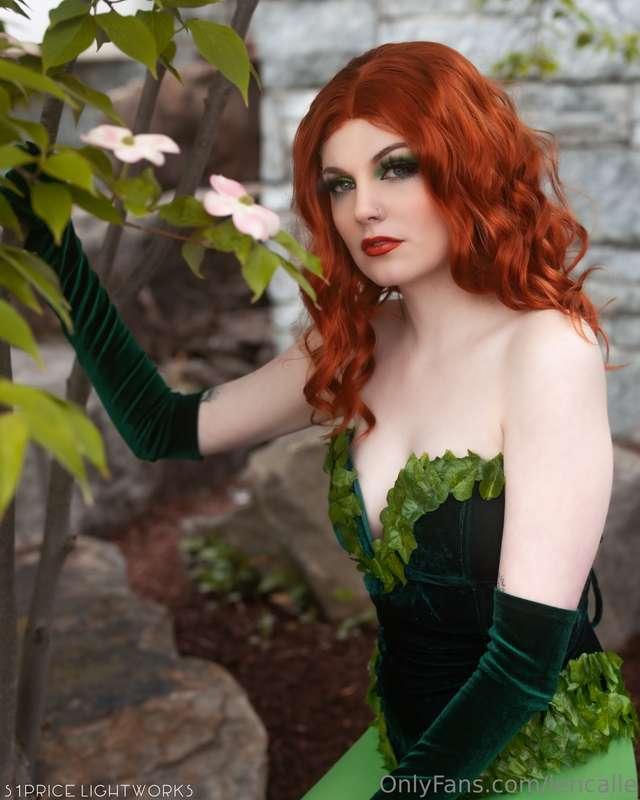Happy April! I’m loving all the flowers in bloom!!