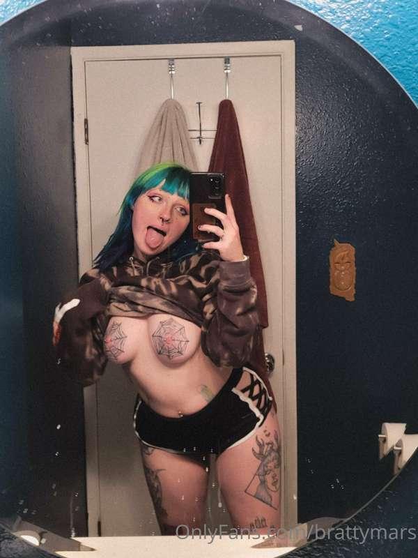 Girlfriend nudes