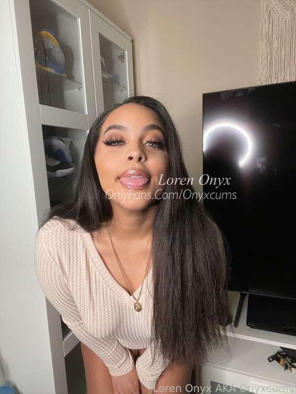 just finished some light reading... now time for some heavy stroking

✎ #nerdy #ebony #cute #pokemon #exotic #bigass #gamer #reader #brunette #fyp 
