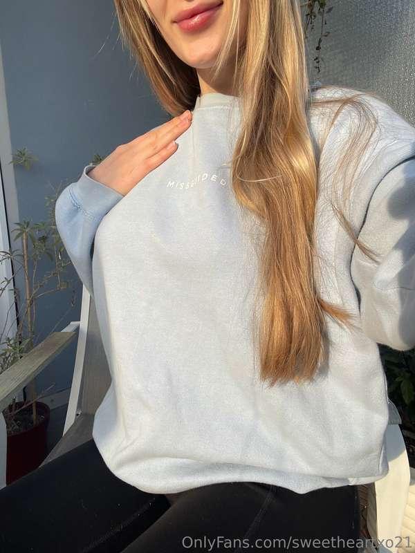 The spring sun is making me so happy 🥹☀️ 
