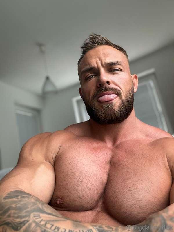 Do u have a tight ass ? 😈