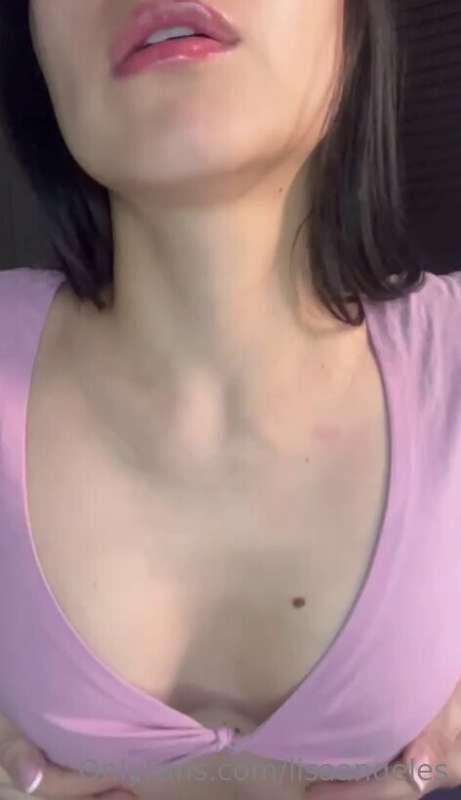 Let me be the reason why you can't take your eyes off the sc..